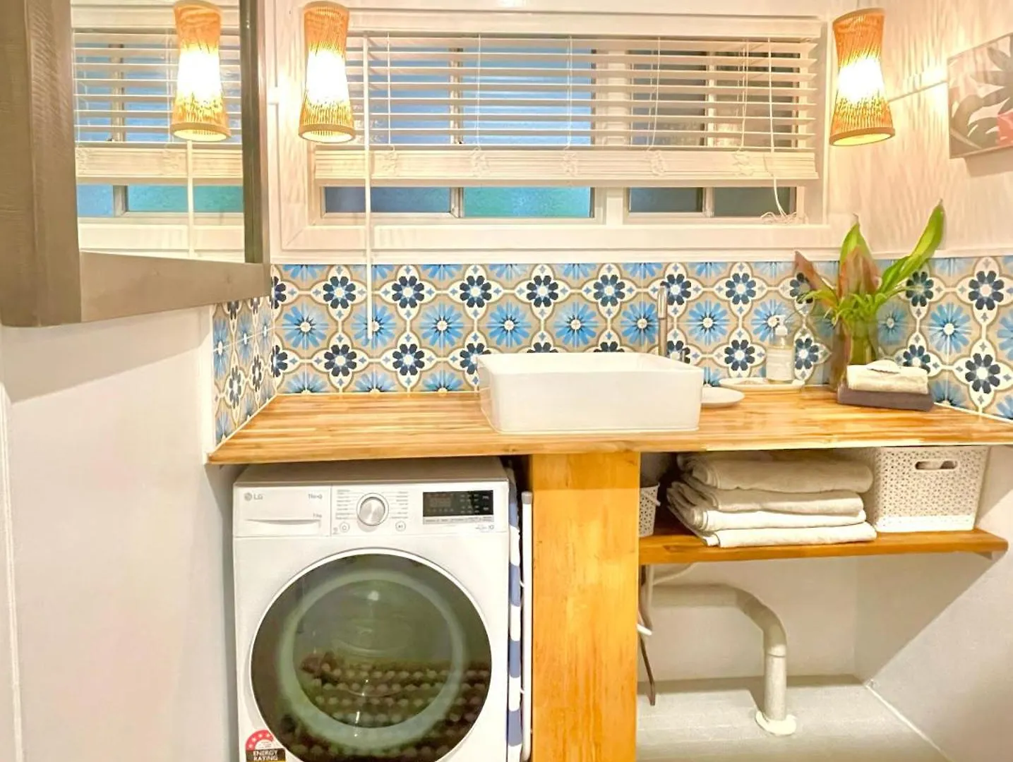 'Seaview' - Prime Location By Shaws Bay With Stunning Views, Pet Friendly Apartment East Ballina Australia