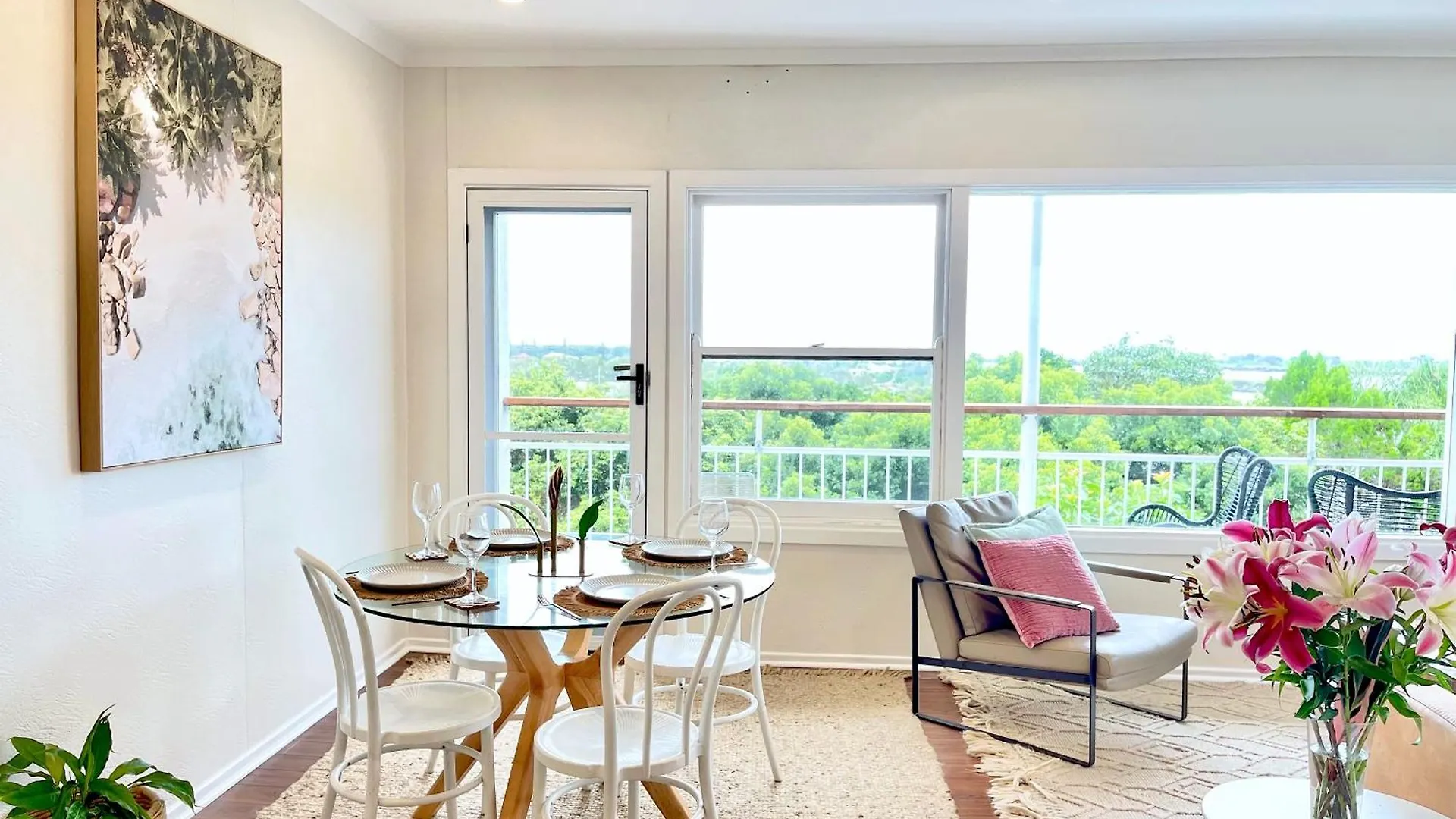 'Seaview' - Prime Location By Shaws Bay With Stunning Views, Pet Friendly Apartment East Ballina Australia